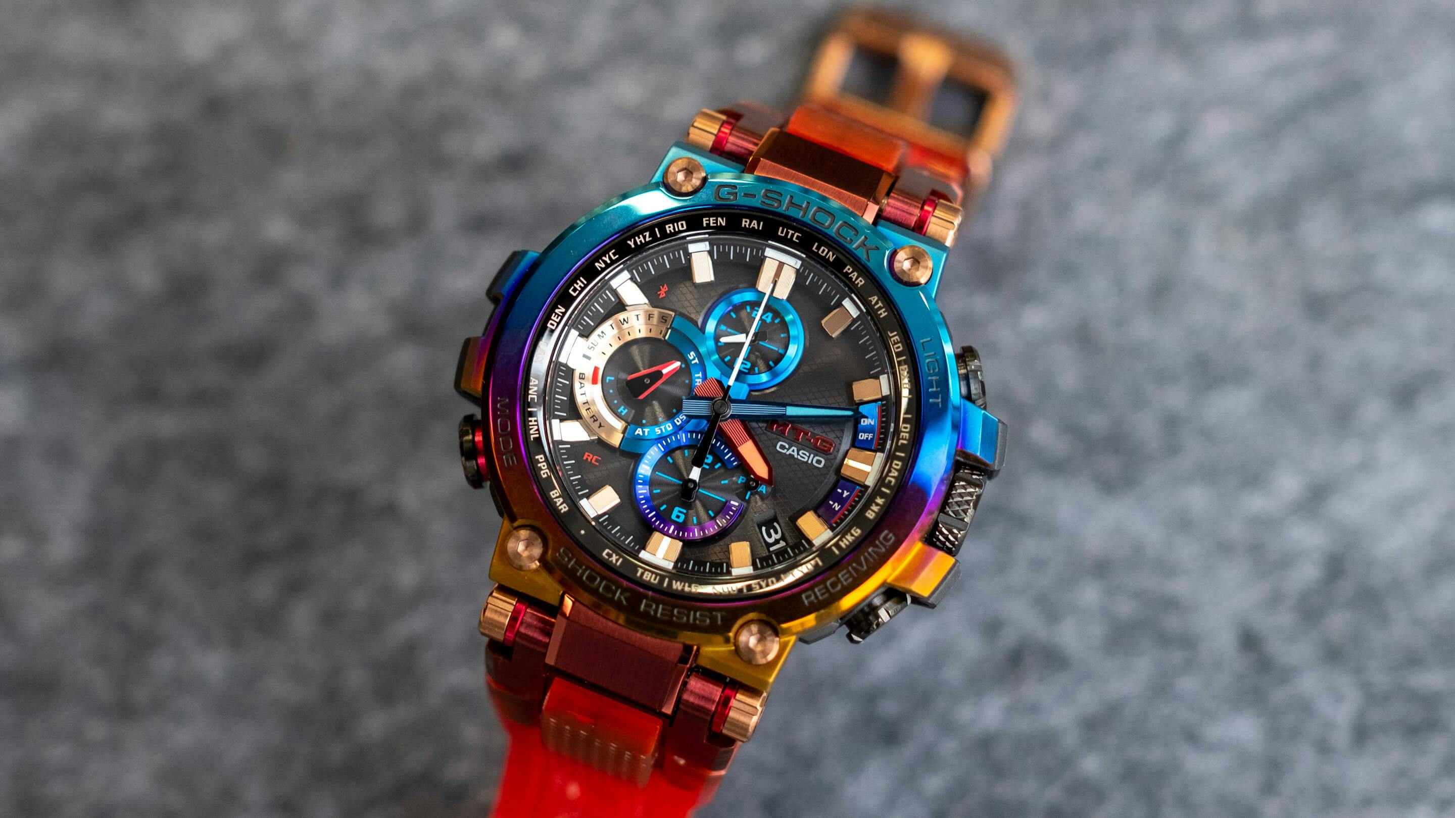 Introducing: G-SHOCK MTG-B1000VL 火山雷を表現したレインボーモデル
