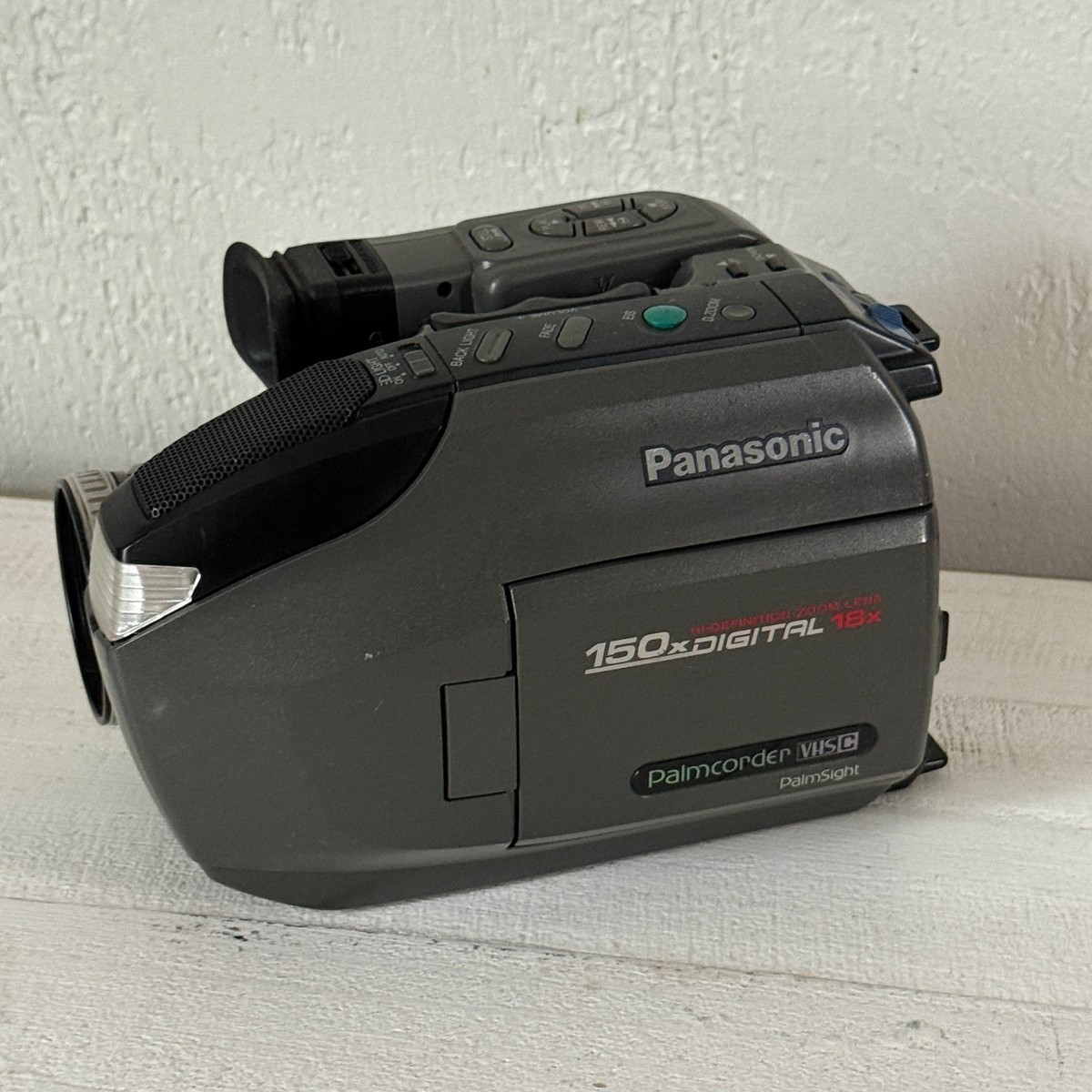 Panasonic Palmcorder PalmSight PV-L550D VHS-C Camcorder Gray 150x