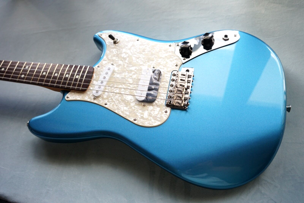 Fender Made in Japan Limited Cyclone Lake Placid Blue Electric