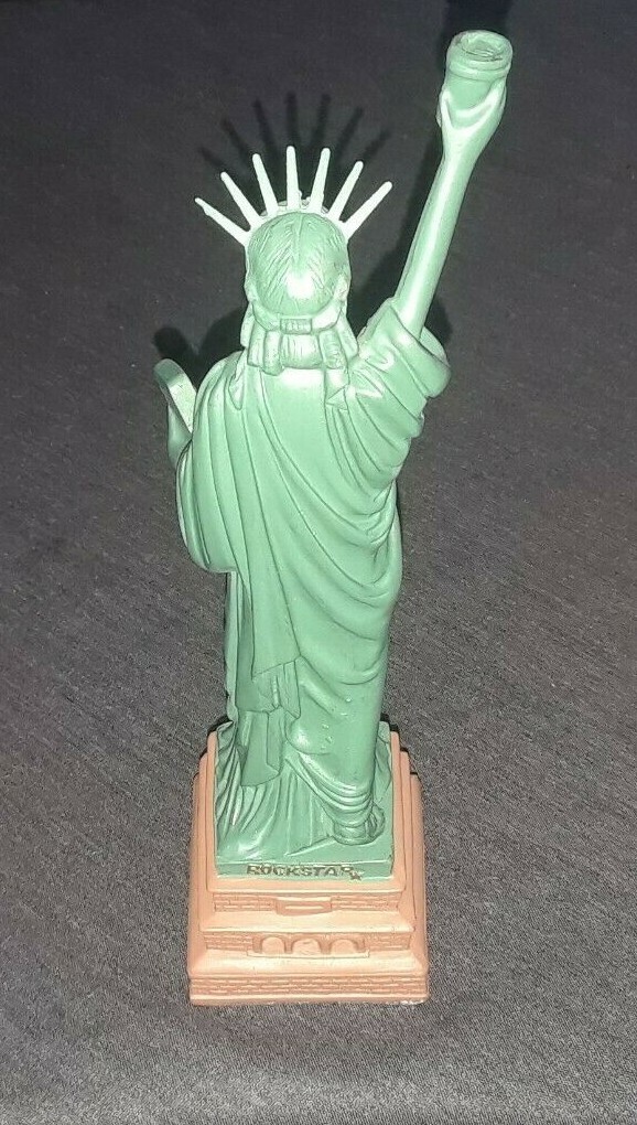Grand Theft Auto IV (GTA 4) VG Condition STATUE OF HAPPINESS in