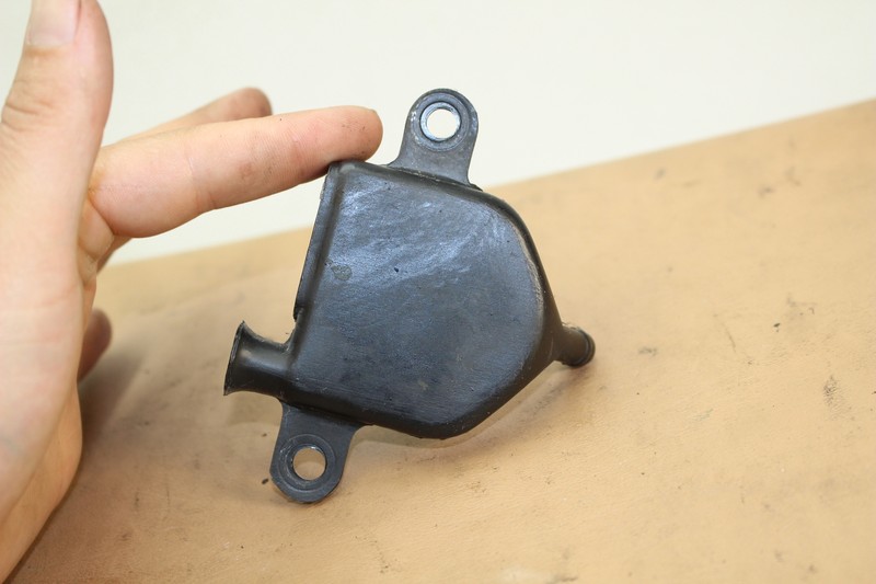 1987 KAWASAKI NINJA ZX750 (#299) BREATHER RECOVER TANK AIR BOX