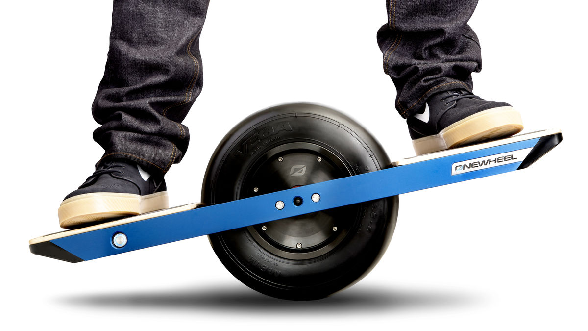 最高時速20kmの誰でも簡単に操縦できる電動スケボー「Onewheel