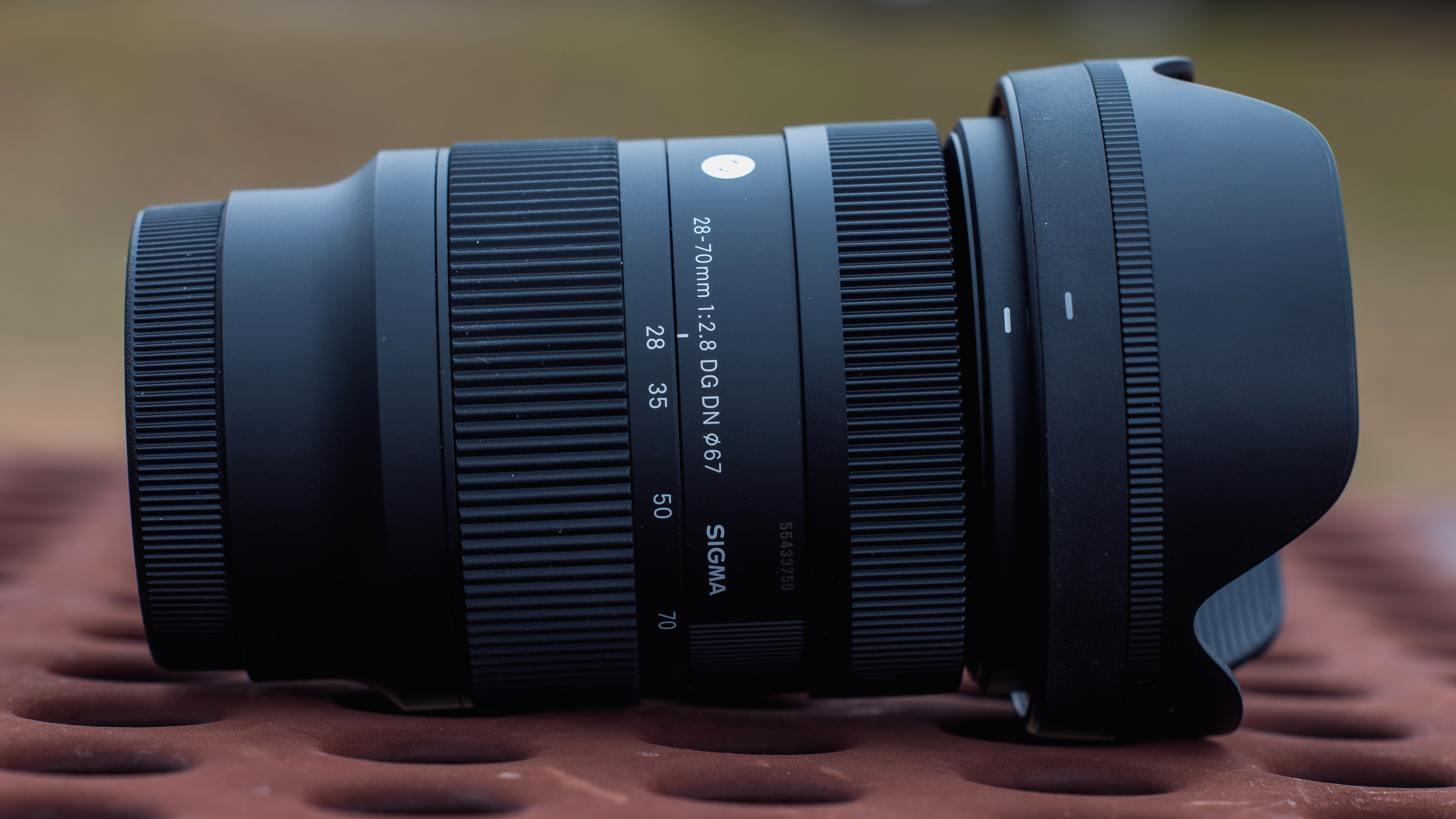 Sigma 28-70mm F2.8 DG DN Contemporary Review | PCMag