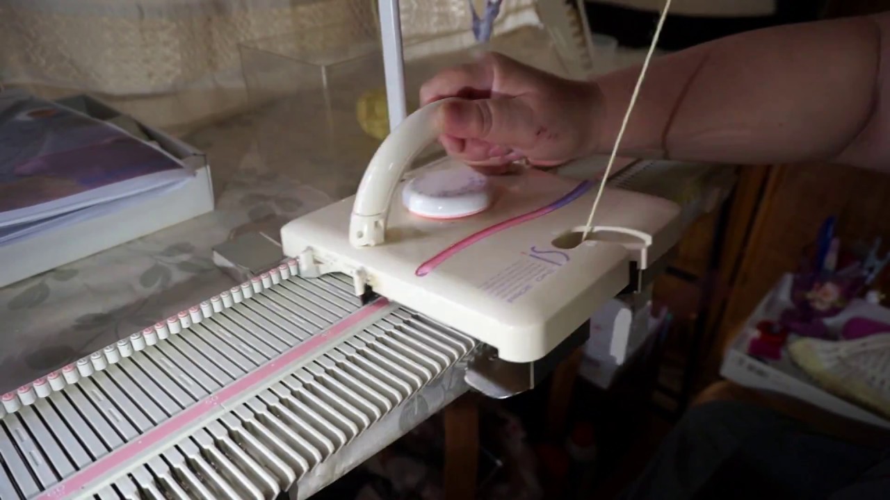 シルバーリード プラ機 ページワン SK2200 6mm《NiniKnit18J03》 - YouTube