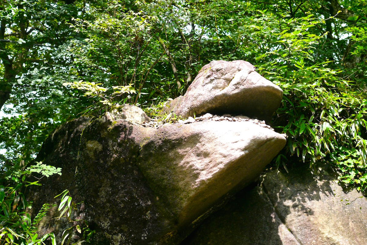 筑波山（ガマ石） | ニッポン旅マガジン