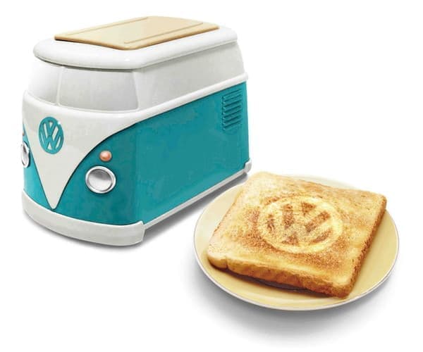 ワーゲンバス」型トースター登場--焼きあがったパンには「VW」マーク