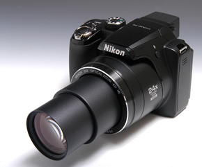 ヤミツキになる24倍ズーム――ニコン「COOLPIX P90」：レビュー（1/3