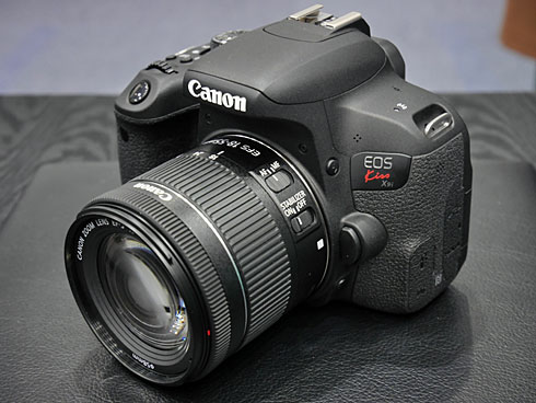 キヤノンのエントリー機が2年ぶりリニューアル――「EOS 9000D」「EOS