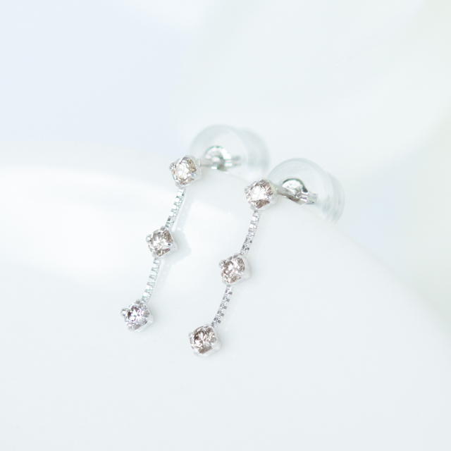 鑑別カード付き】ピアス プラチナ ダイヤモンド アクセサリーPePe