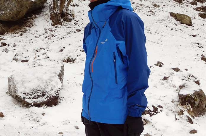 雪山登山で大活躍！モンベルのハードシェルは初めての雪山にも最適