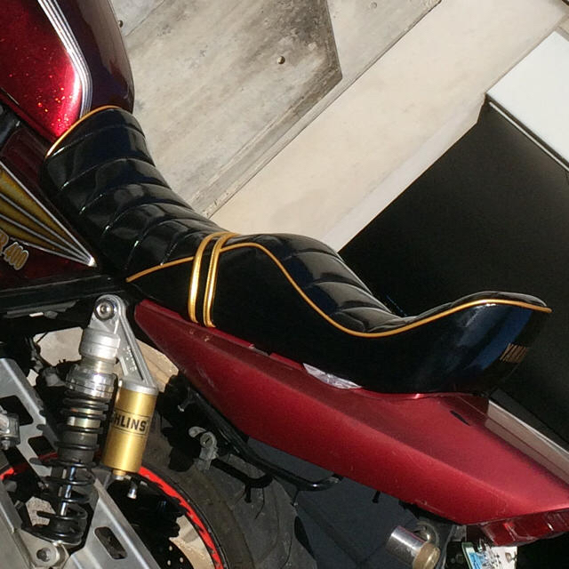 XJR400 4HM チョビ三段シートの通販 by こんにちわー｜ラクマ