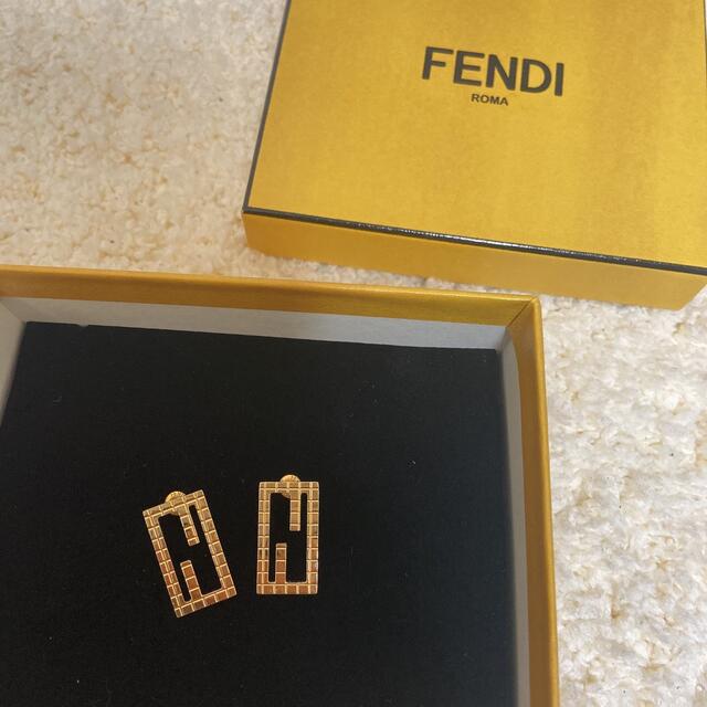 FENDI - fendi ピアス バゲット 美品の通販 by あおい｜フェンディなら