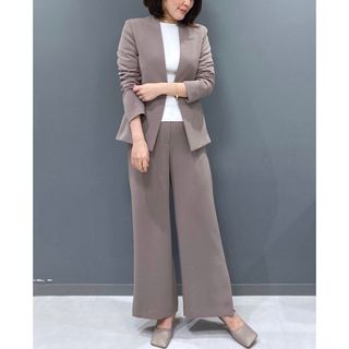 Theory luxe（スーツ ・ ベージュ系）のフリマアイテム一覧