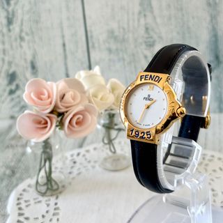 FENDI（腕時計 ・ ゴールド/金色系）のフリマアイテム一覧