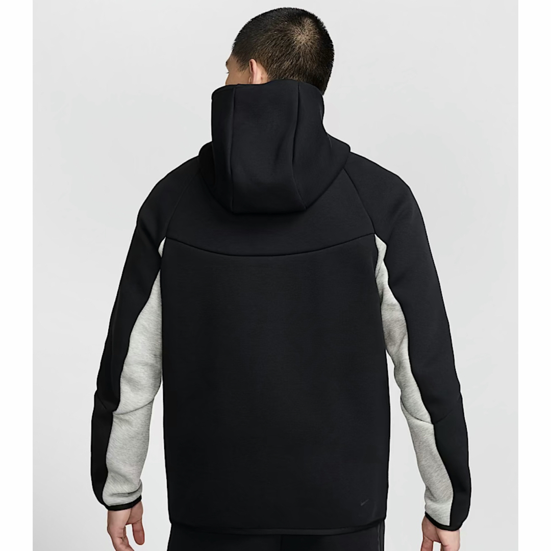 NIKE - 新品 NIKE ナイキ テックフリース ジップアップパーカー サイズ