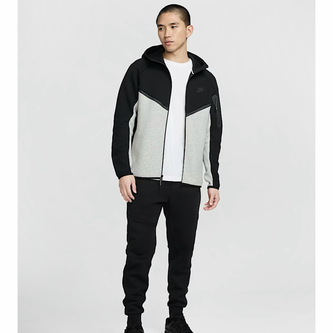 NIKE - 新品 NIKE ナイキ テックフリース ジップアップパーカー サイズ
