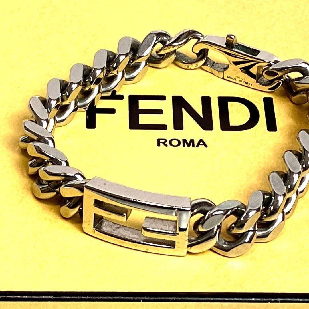 極美品】フェンディ チェーン ブレスレット 喜平 FF シルバー ロゴ刻印