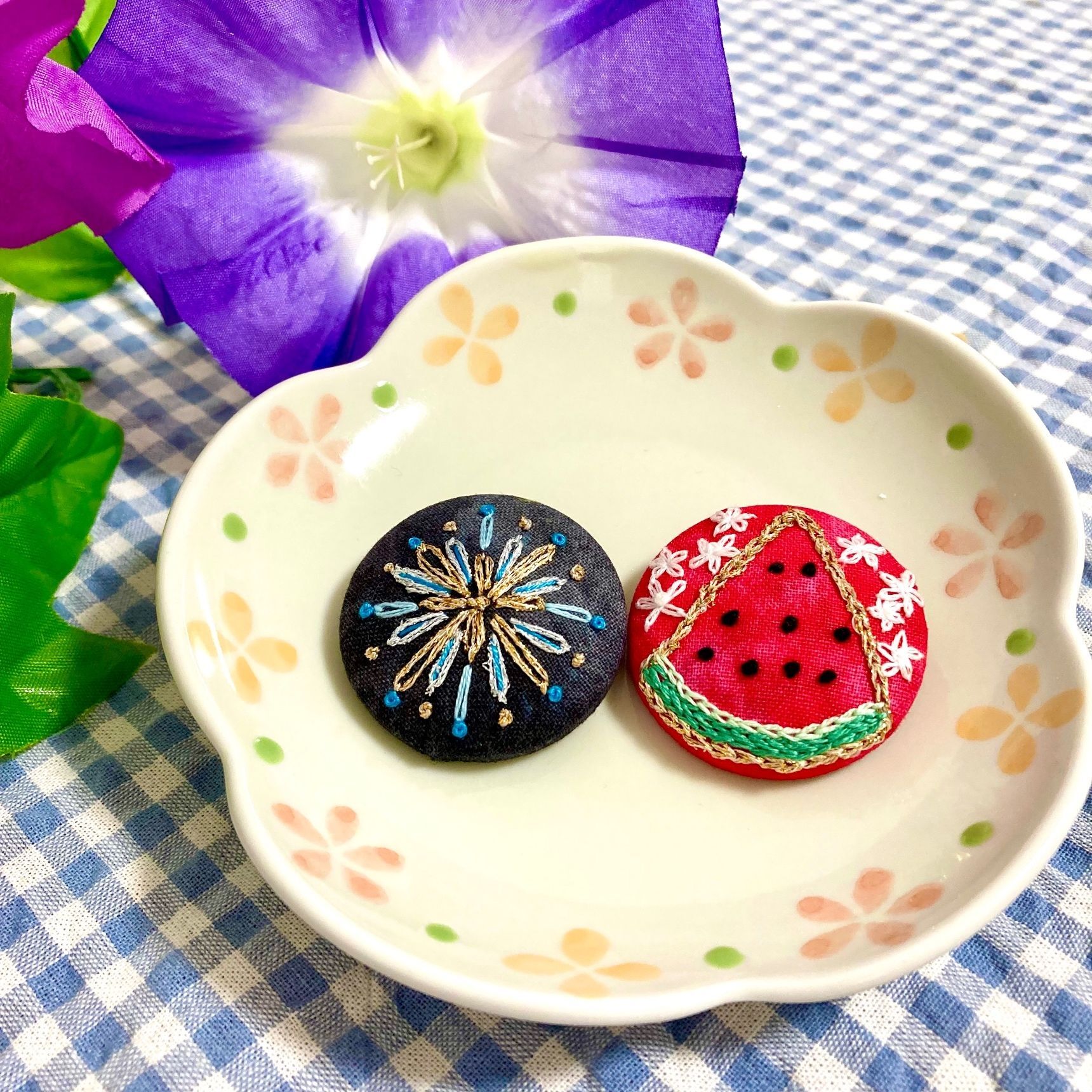 ムラ染活かし♪夏のくるみボタン刺繍ブローチ＆ヘアゴム