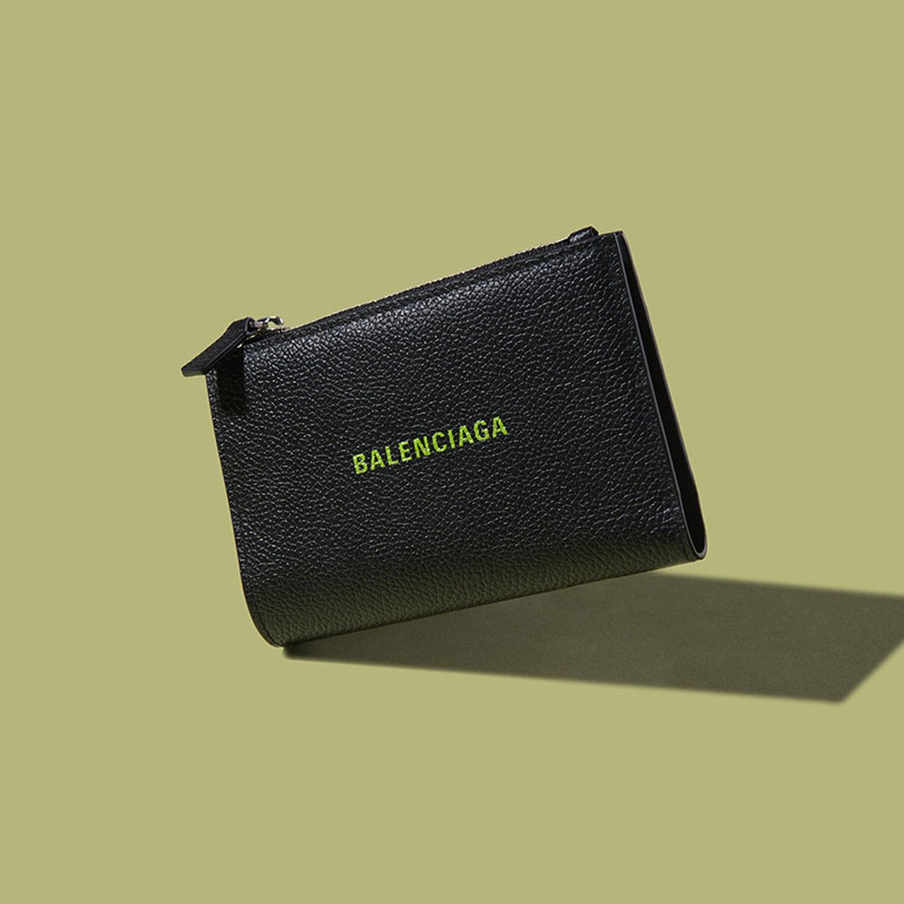 BALENCIAGA】二つ折りからカードホルダータイプまで。春に大人が狙う
