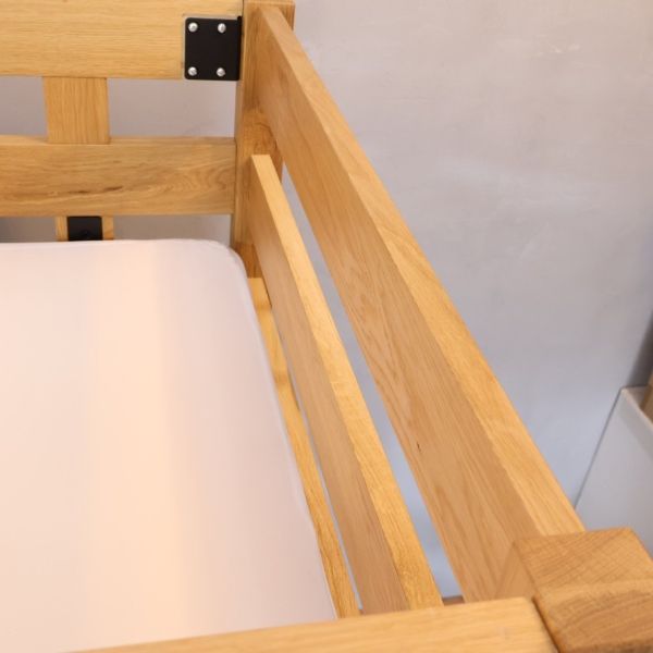 人気の無印良品(MUJI)のオーク材セミシングルハイベッド/マットレス