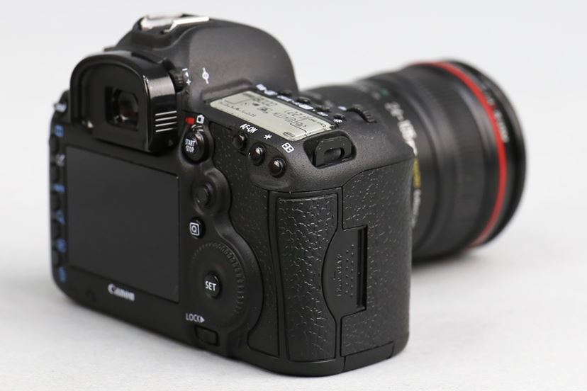 EOS 5Ds」ミニチュアカメラUSBメモリーをゲットしました！再現度の高さ