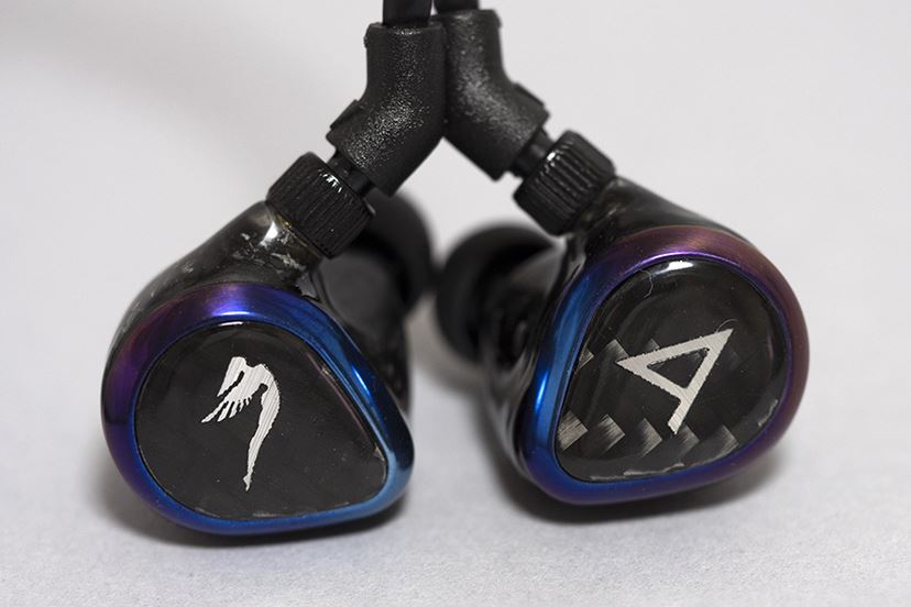 約40万円！ 片耳12ドライバー構成の超ハイエンドイヤホン「Layla