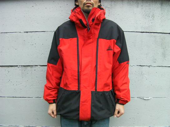 NIKE ACG