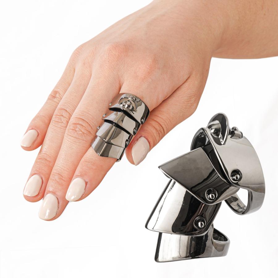 Vivienne Westwood（ヴィヴィアンウエストウッド） ARMOUR RING