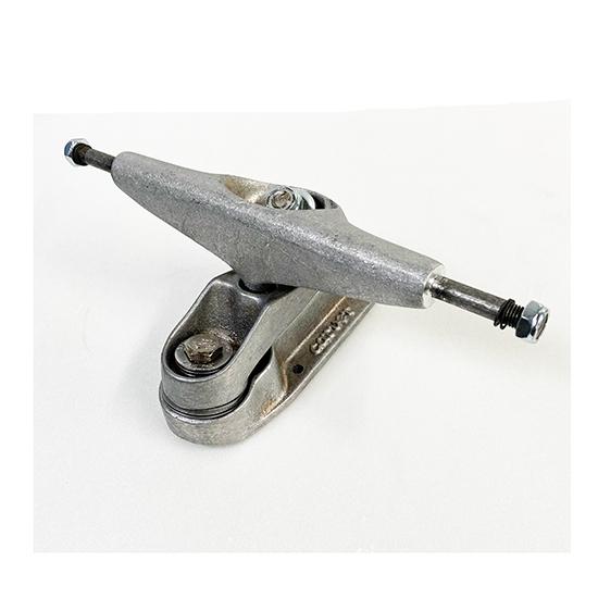 送料無料 Carver カーバー カーヴァー スケートボード トラック/Carver