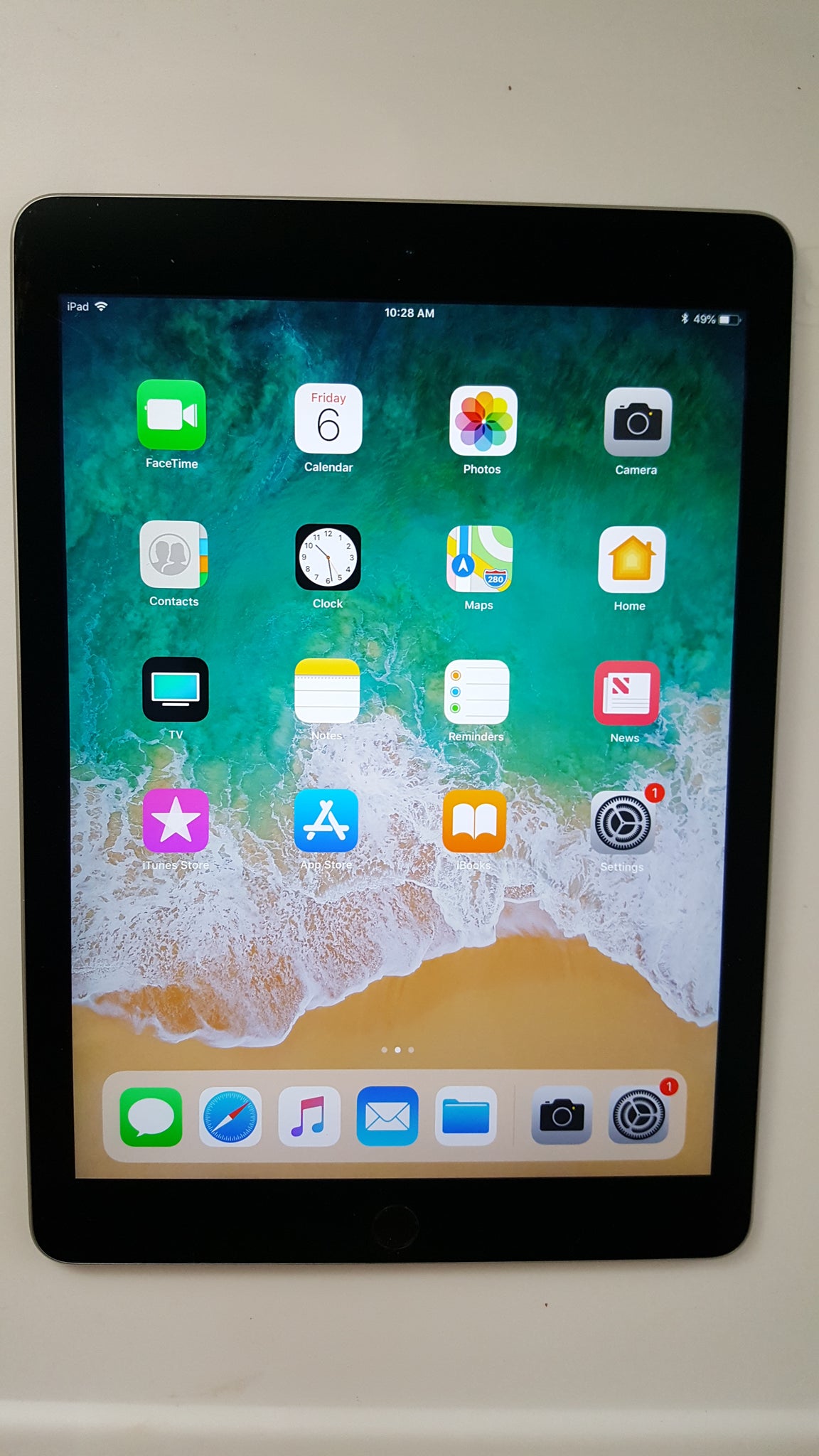Apple iPad Air 1st Generation, 9.7in (16GB, 32GB, 64GB, 128GB) Wi