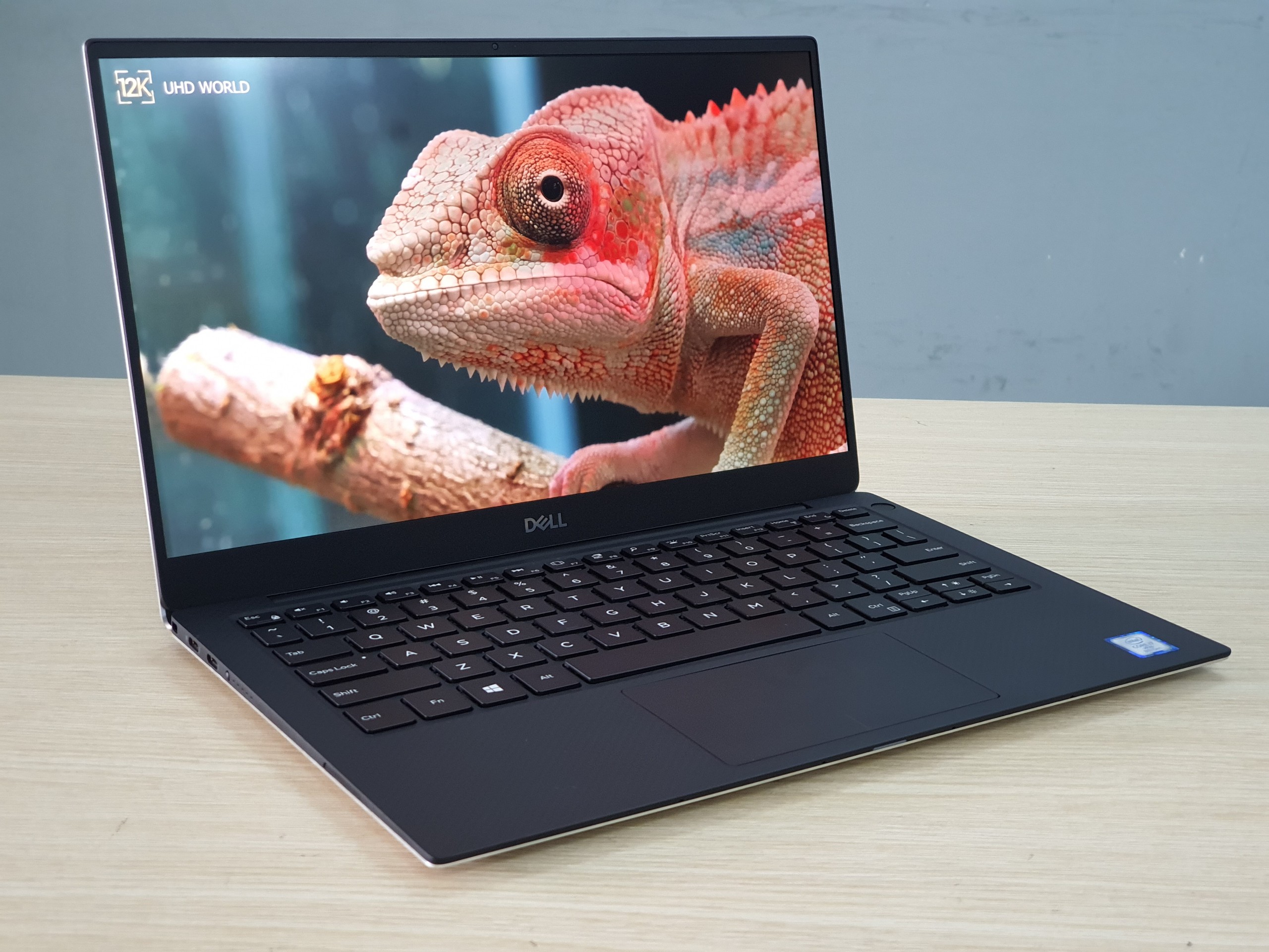 Dell XPS 9370 core i7 8550U ram 16gb ssd 512gb 13.3 inch