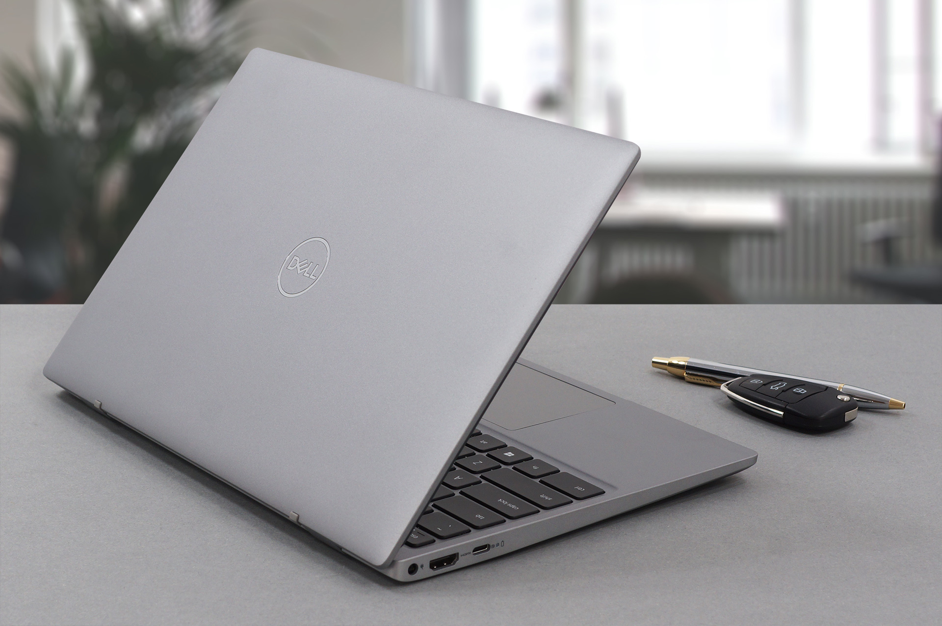 Dell Latitude 13 3320 review - а featherweight contender