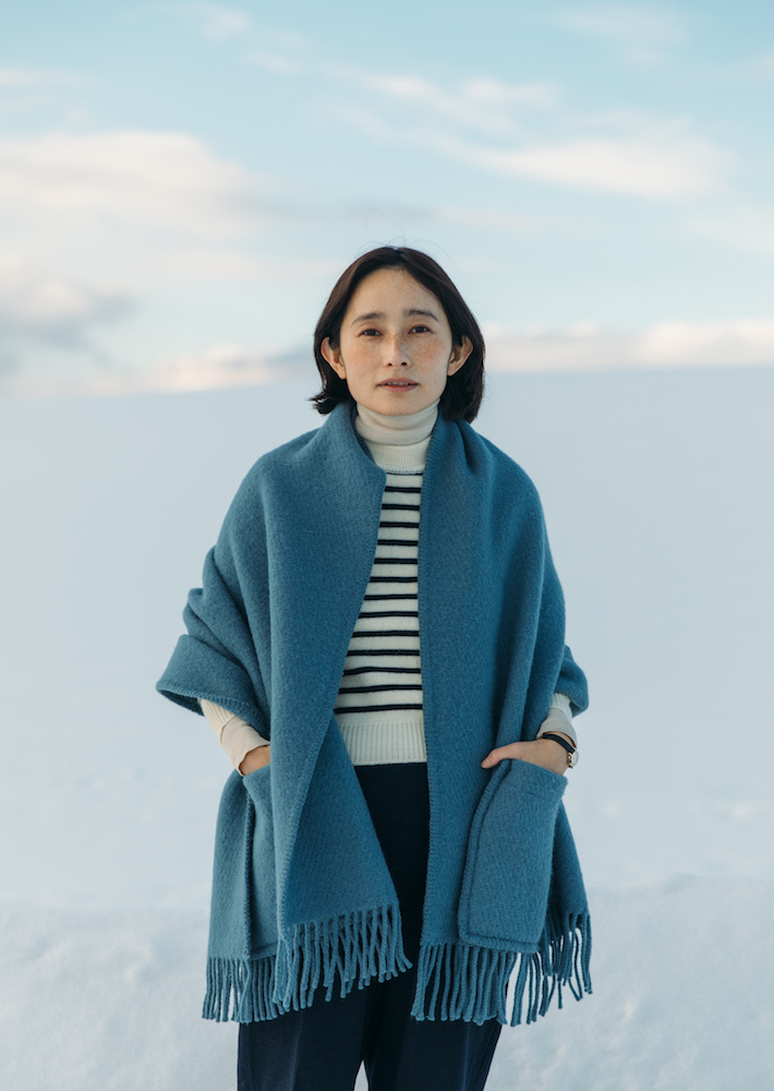 UNI pocket shawl（rainyblue） – LAPUAN KANKURIT（ラプアンカンクリ）