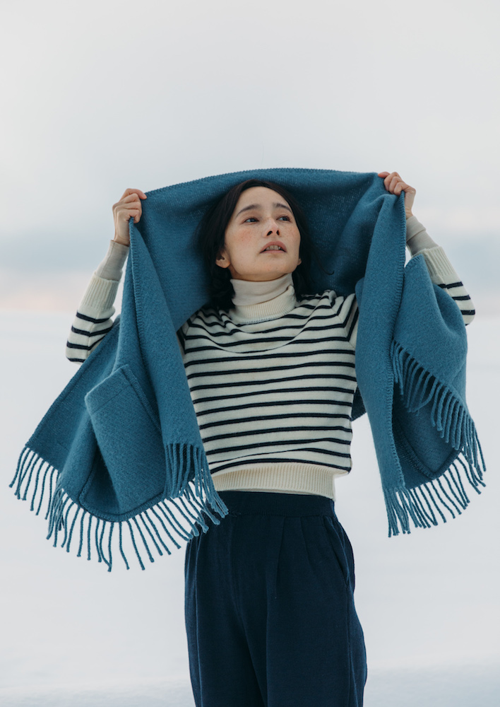 UNI pocket shawl（rainyblue） – LAPUAN KANKURIT（ラプアンカンクリ）