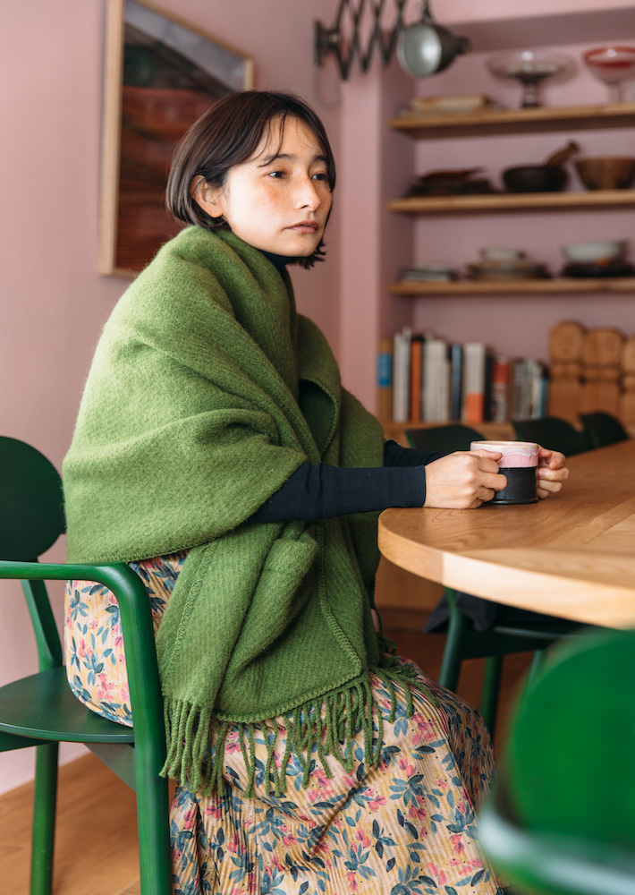 UNI pocket shawl（olive） – LAPUAN KANKURIT（ラプアンカンクリ）