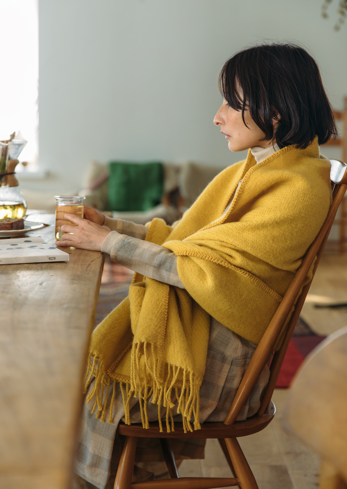 UNI pocket shawl（ochre） LIMITED STOCKS – LAPUAN KANKURIT（ラプ