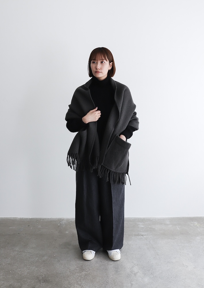 UNI pocket shawl （dark grey） LIMITED STOCKS – LAPUAN KANKURIT