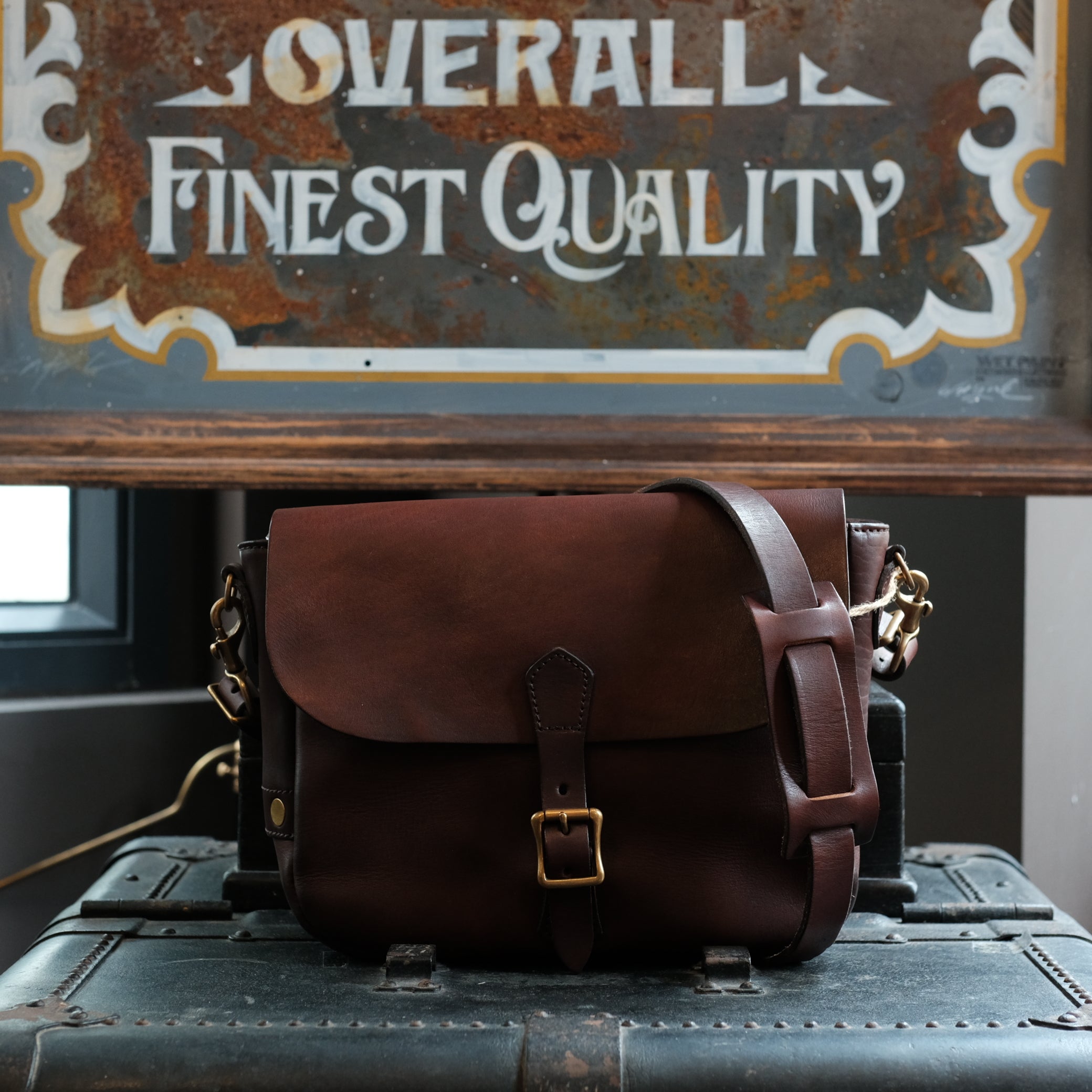 VASCO Postman Shoulder Bag – Leather Healer