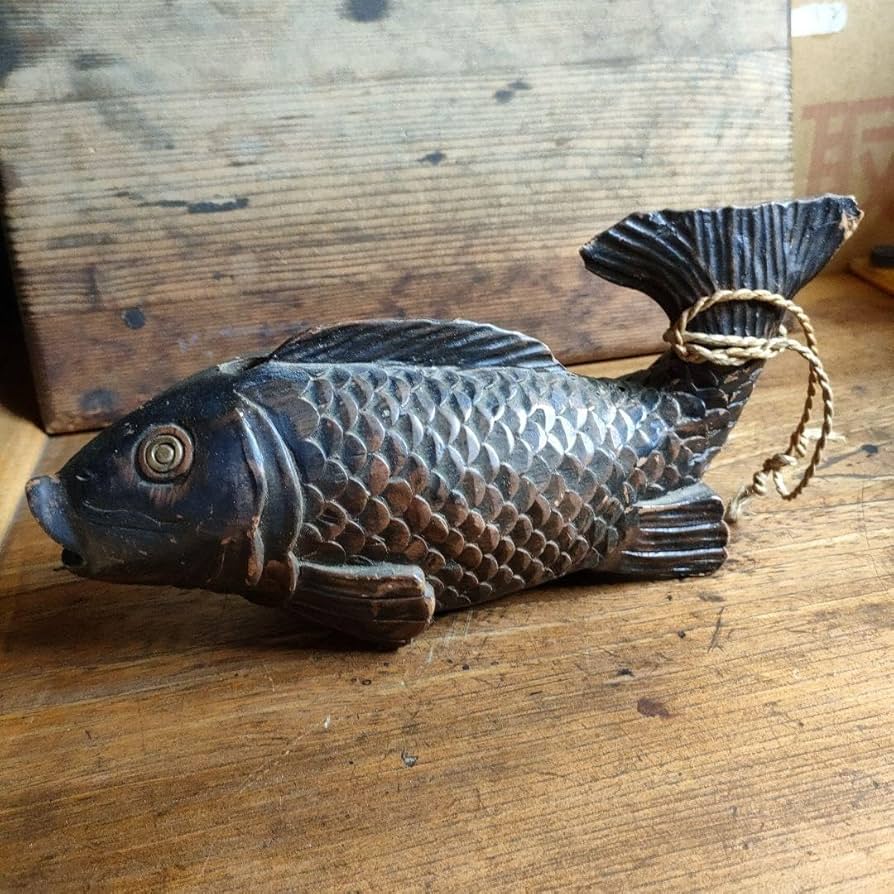 Amazon.co.jp: 囲炉裏 自在鉤 飾り 鯉 魚 木彫 古道具 : ホーム＆キッチン