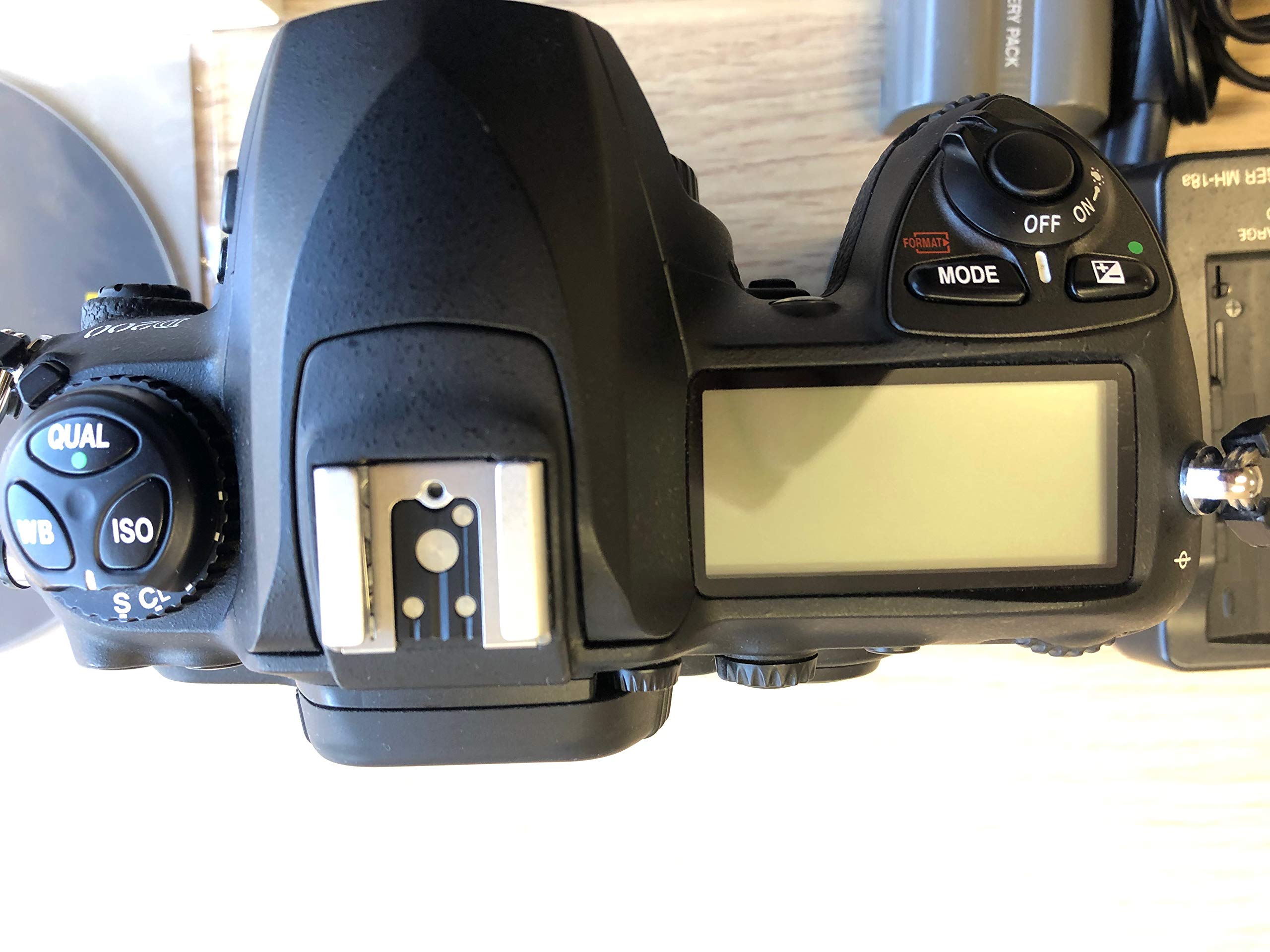 Amazon | Nikon デジタル一眼レフカメラ D200 ボディ本体 | デジタル