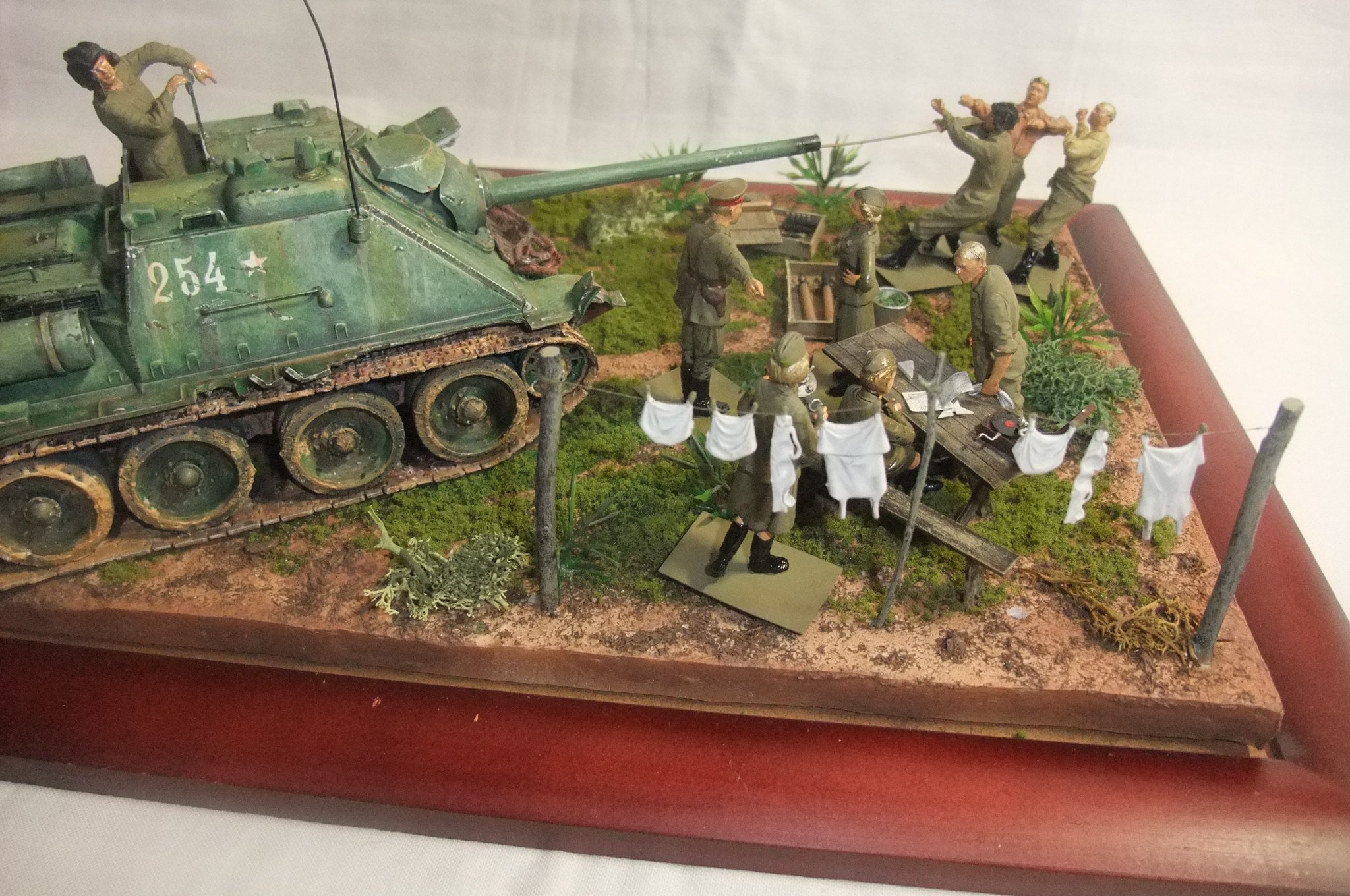 Amazon | 完成品 ソビエト戦車兵砲身清掃情景ジオラマセット 35分の
