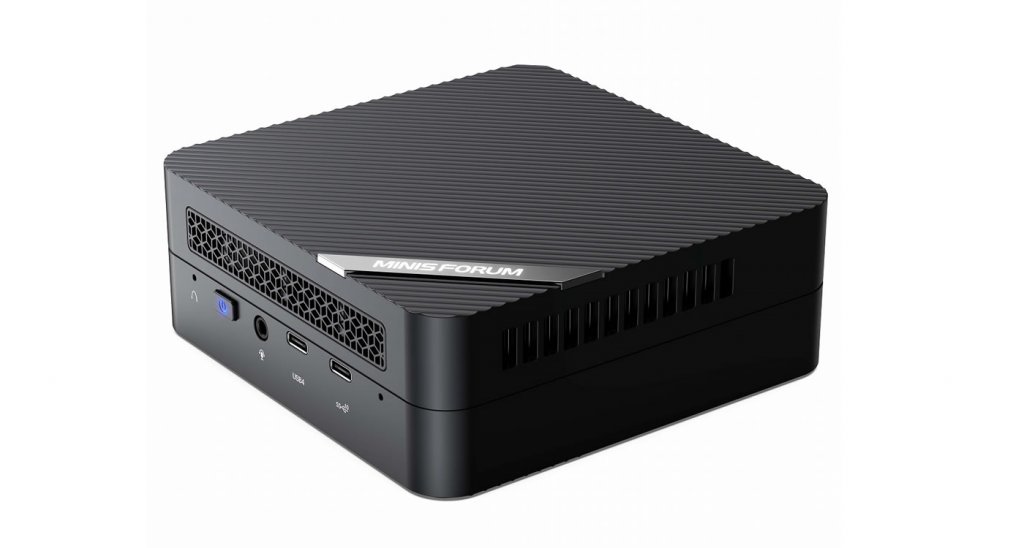 手のひらサイズながら3Dゲームも遊べる、AMD Ryzen 9 6900HX搭載 超
