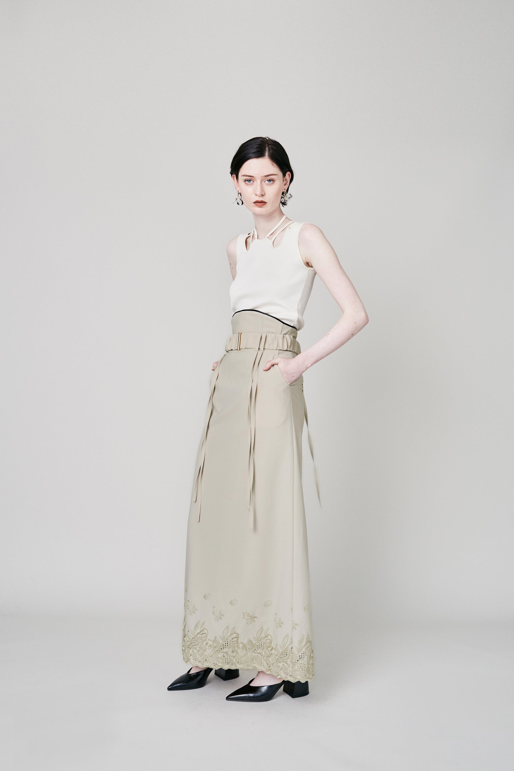 Morpho embroidery skirt (Ivory)