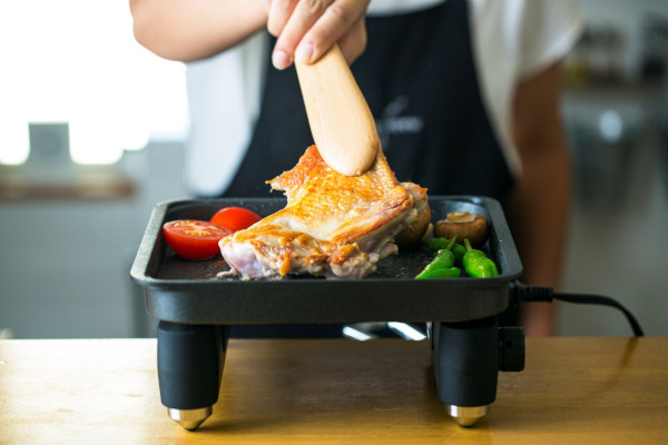 極薄ホットプレート「abien MAGIC GRILL」に“Sサイズ”登場 | マイナビ