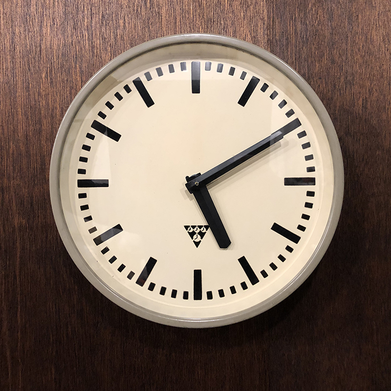 Pragotron Gray Metal Wall Clock パラゴトロン グレー メタル