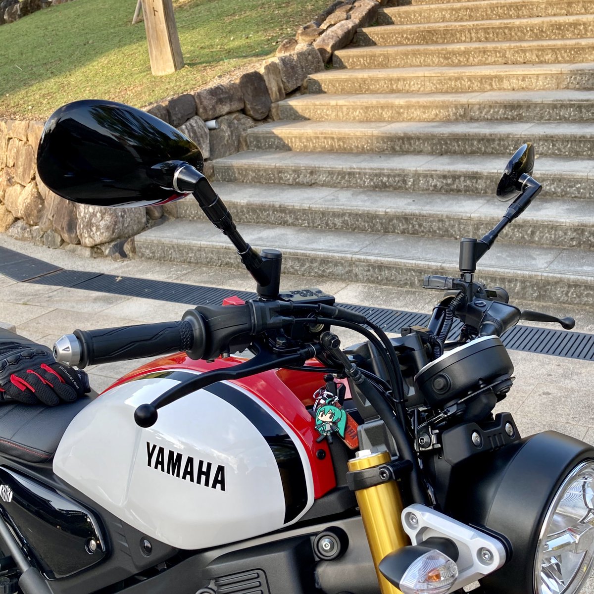 XSR900用の純正ミラー、XSR 155に付けてもすっごくいい感じです！これ
