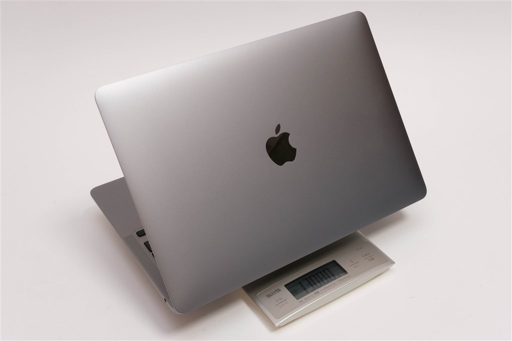 いまこそ再評価されるべき現時点最軽量のMacBook』 Apple MacBook Air