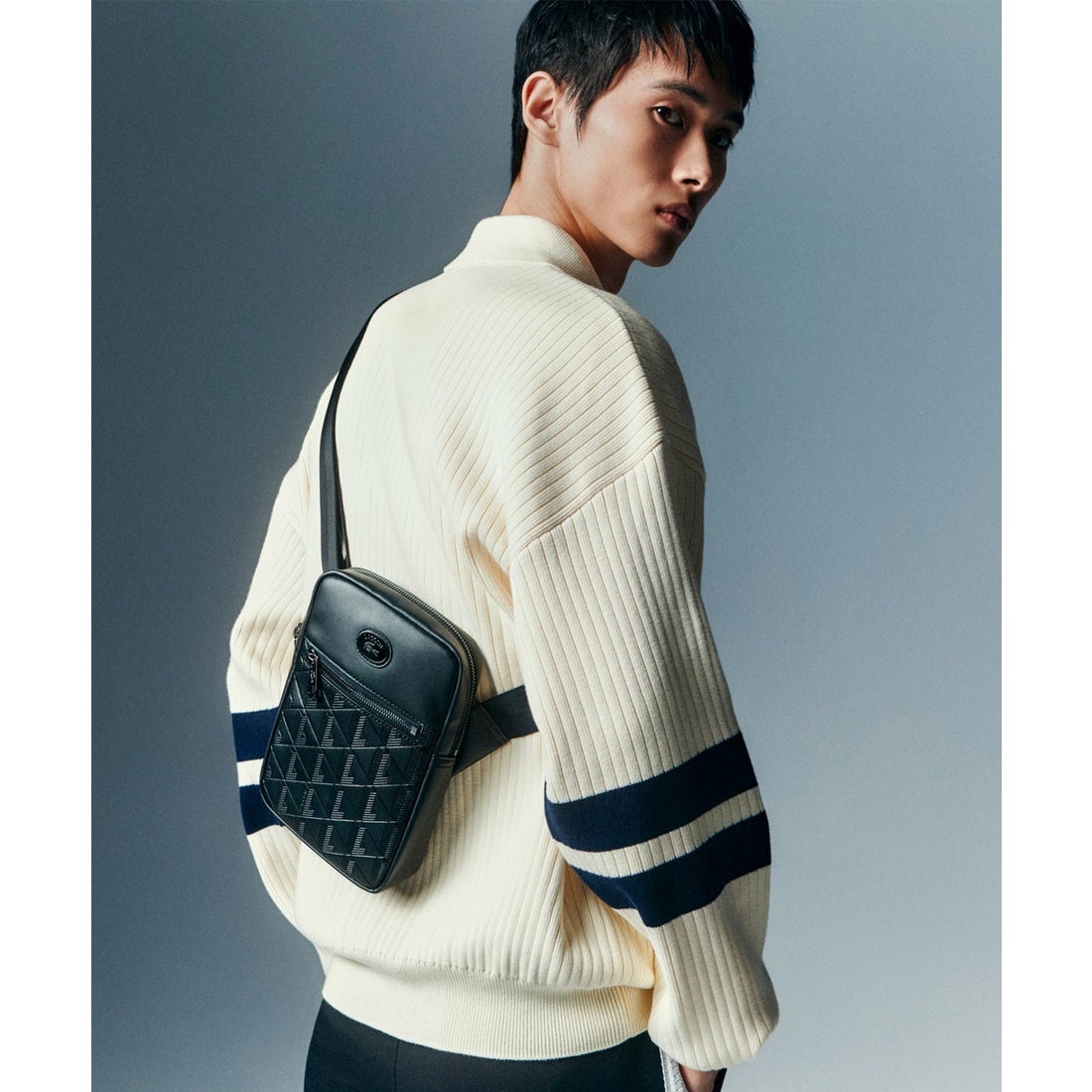 ラコステ LACOSTE NOMOGRAMME モノグラムショルダーバッグ （ブラック