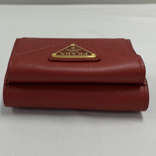 PRADA（プラダ） 【爆買】プラダ サフィアーノ トライアングル 財布