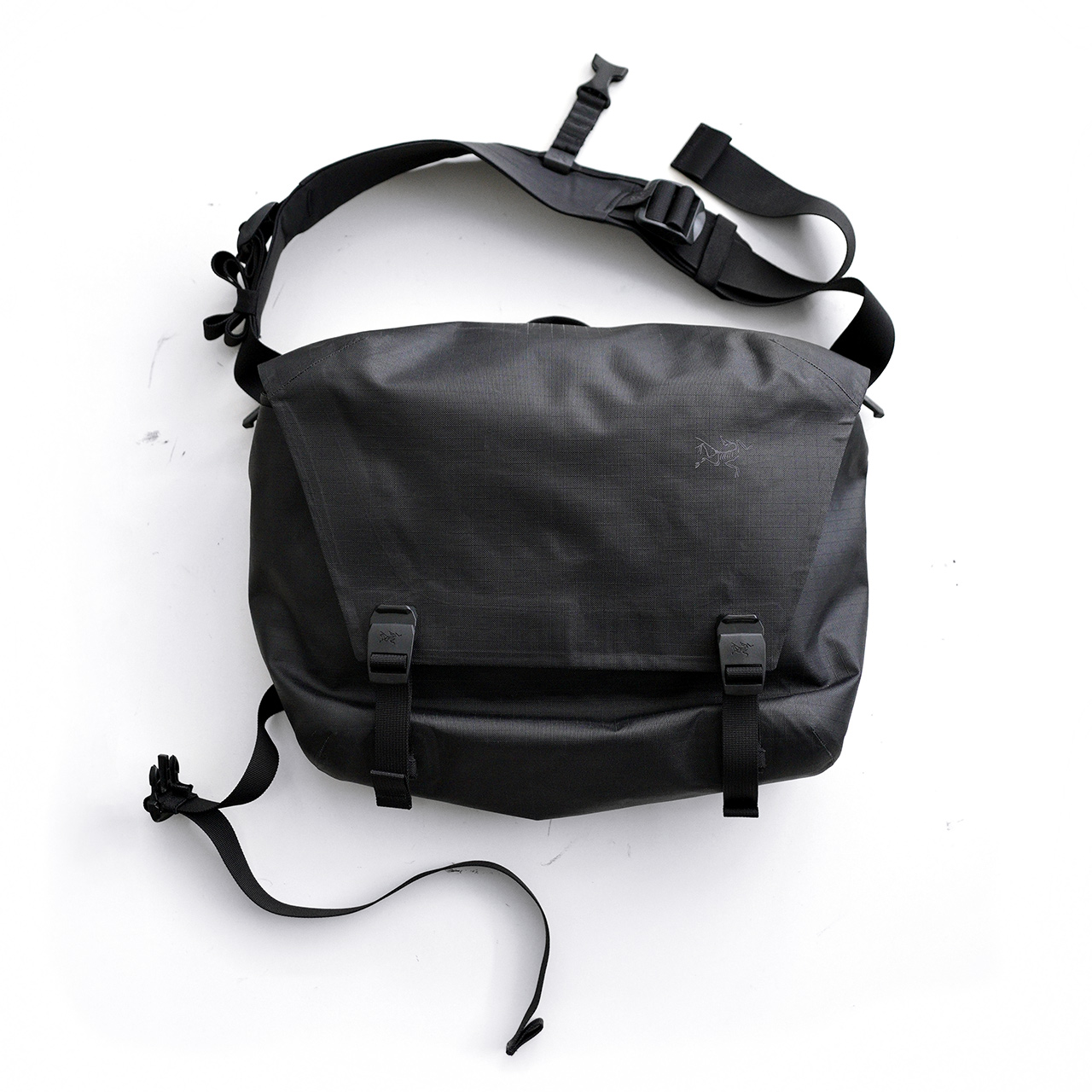 Arc'teryx – Granville 10 Courier Bag – SHELLZINE